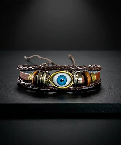 Manilla de hombre en cuero color café con diseño de ojo turco