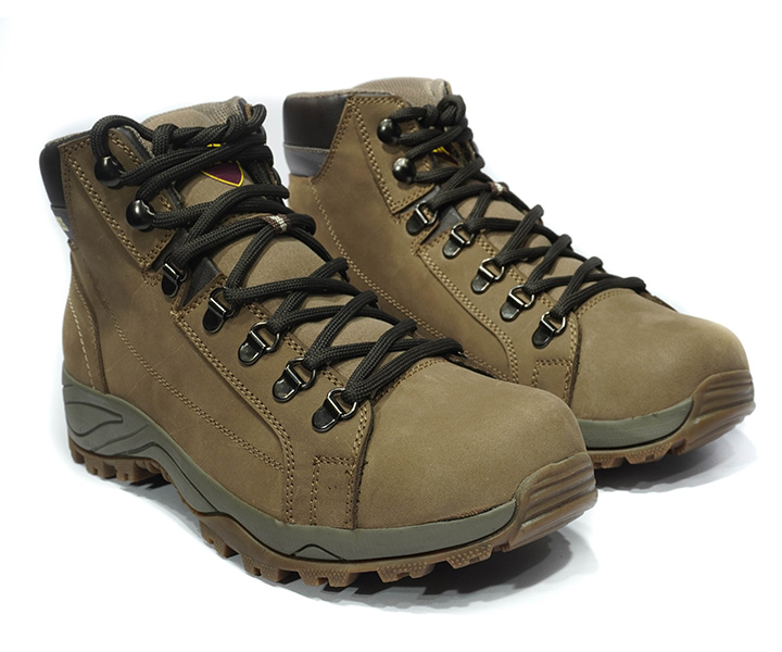Bota Outdoor Scorpion color arena para hombre - 2707