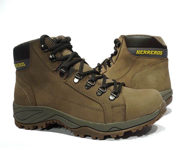 Bota Outdoor Scorpion color arena para hombre - 2708