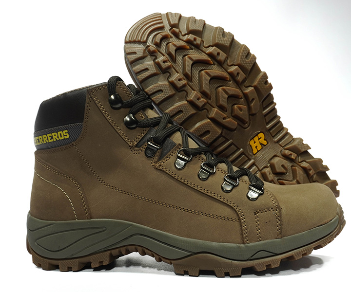 Bota Outdoor Scorpion color arena para hombre - 2709